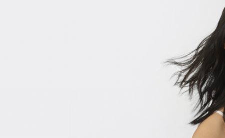 Piel femenina con producto bioderma