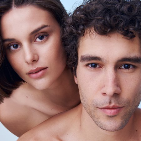 Mujer y hombre piel hidratada