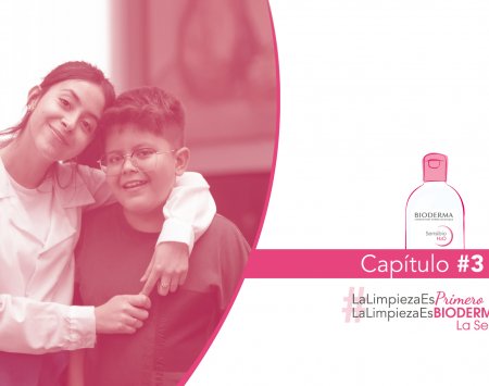 Pareja usando productos bioderma