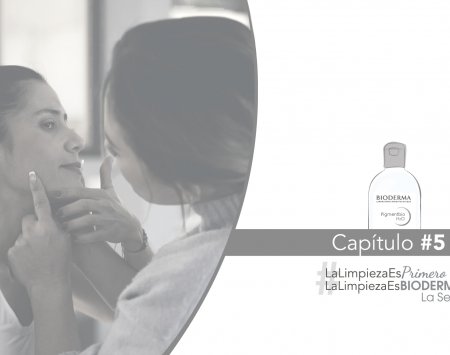 Pareja usando productos bioderma