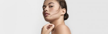Piel femenina con producto bioderma